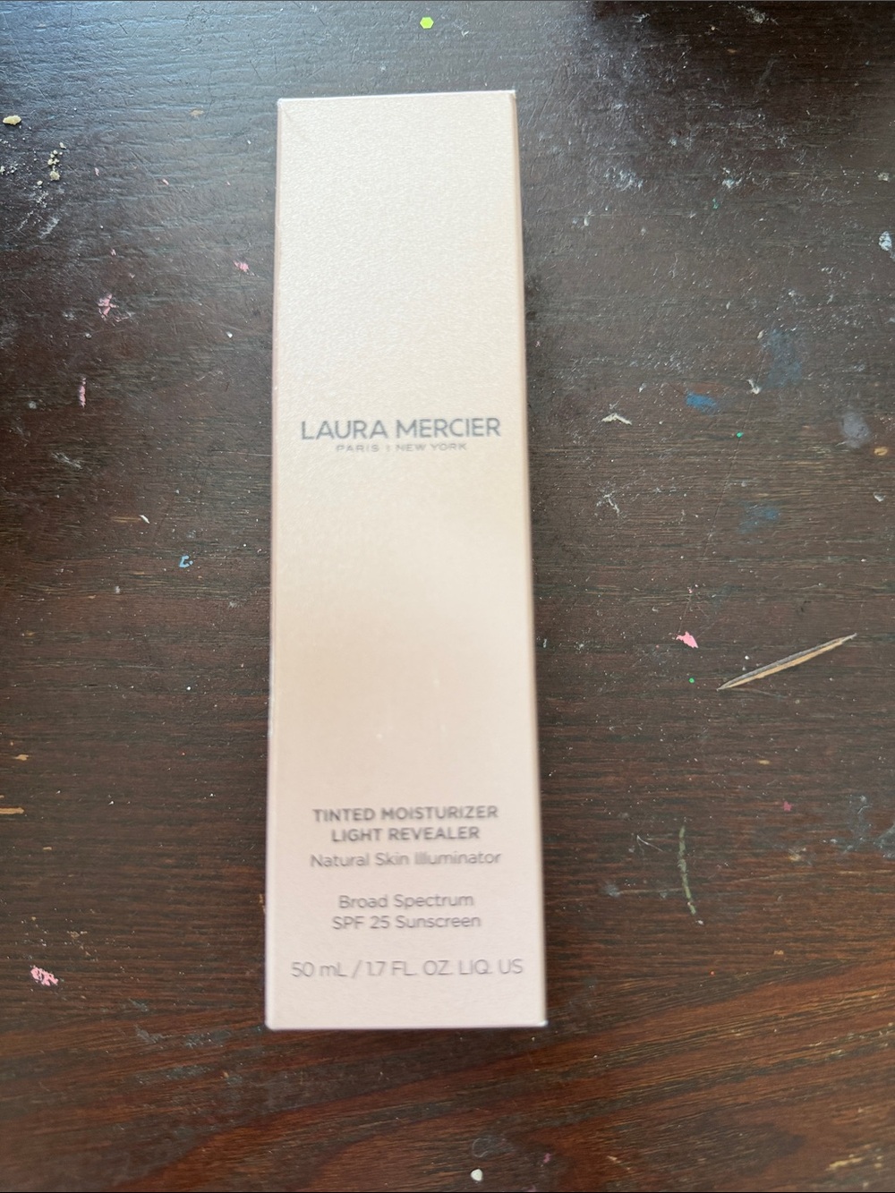 laura mercier Tinted Moisturizer Light Revealer 4C1 Almond  - Sheer Nude Box